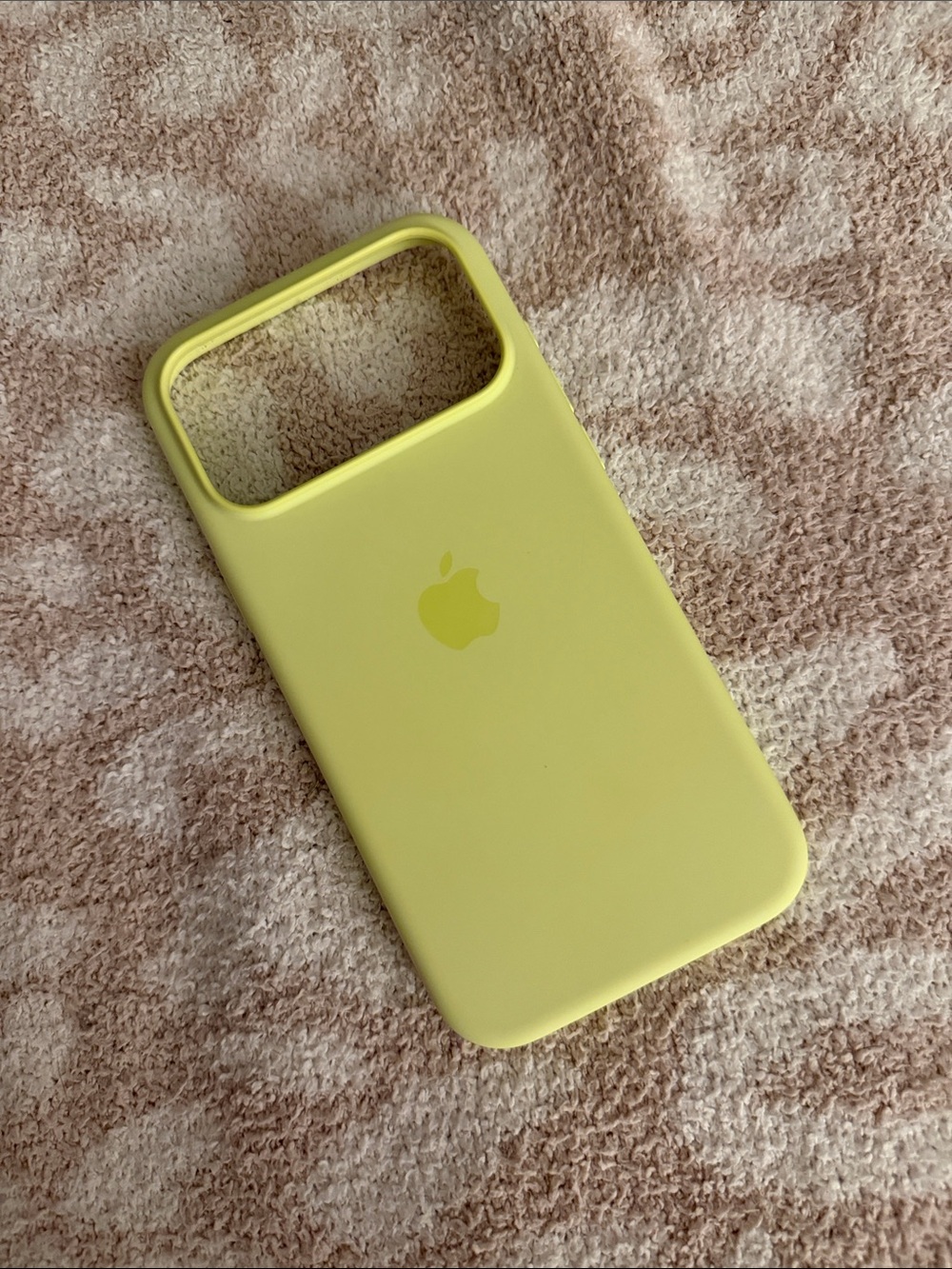 Apple Neon Yellow Silicone iPhone 17 Pro Max Case
